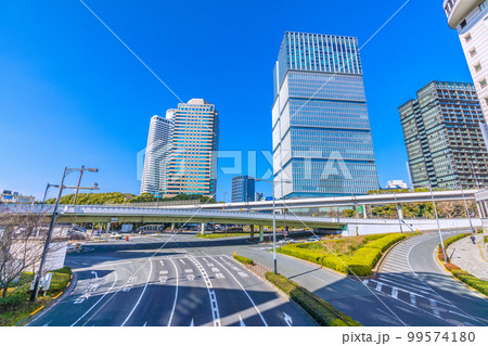 日本の東京都市景観　赤坂見附陸橋などを望む 99574180
