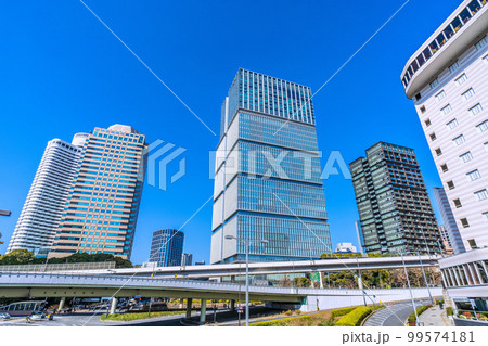 日本の東京都市景観　赤坂見附陸橋などを望む 99574181