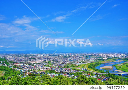 北海道 旭川市の全景 99577229