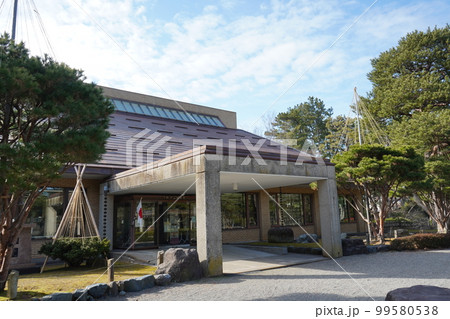 芦城公園内に建つ小松市立図書館|石川県小松市 芦城公園内に建つ小松市立図書館|石川県小松市 99580538