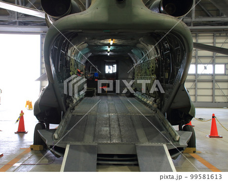 陸上自衛隊 美保分屯地の輸送ヘリCH-47Jチヌーク 陸上自衛隊 美保分屯地の輸送ヘリCH-47Jチヌーク 99581613