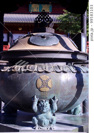 日光市　日光山輪王寺　三仏堂の常香炉 99583103