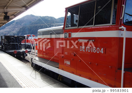 水郡線 常陸大子駅 DE10機関車交換 99583901