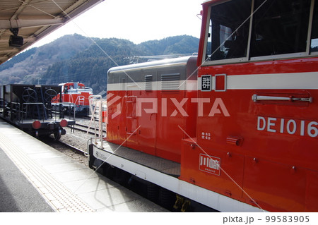 水郡線 常陸大子駅 DE10機関車交換 99583905