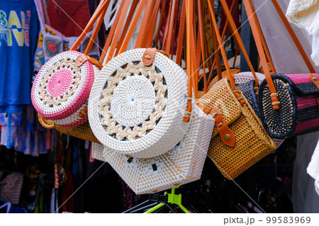 バリ島のカゴバッグ（アタバッグ） 99583969