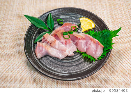 イナダの刺し身 イナダの刺し身 99584408