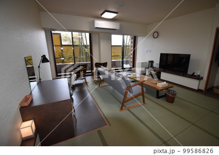 日本　東北　岩手県　一関市　世界遺産の隠れ宿　温泉　旅館　露天風呂　ひのき風呂　果実の森 99586826