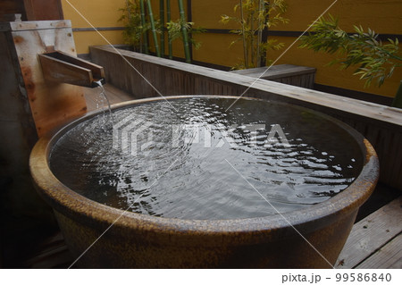 日本　東北　岩手県　一関市　世界遺産の隠れ宿　温泉　旅館　露天風呂　ひのき風呂　果実の森 99586840