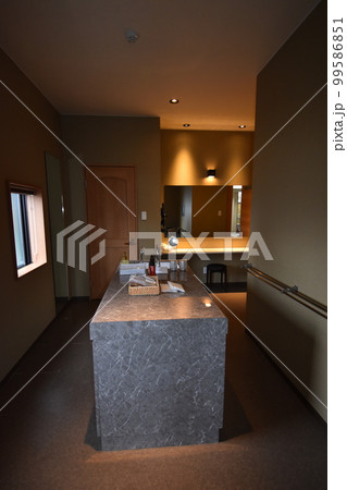 日本　東北　岩手県　一関市　世界遺産の隠れ宿　温泉　旅館　露天風呂　ひのき風呂　果実の森 99586851