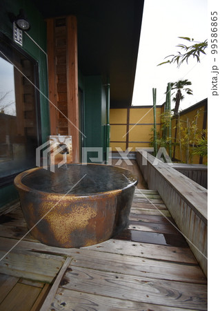 日本　東北　岩手県　一関市　世界遺産の隠れ宿　温泉　旅館　露天風呂　ひのき風呂　果実の森 99586865