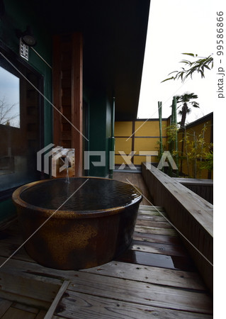 日本　東北　岩手県　一関市　世界遺産の隠れ宿　温泉　旅館　露天風呂　ひのき風呂　果実の森 99586866