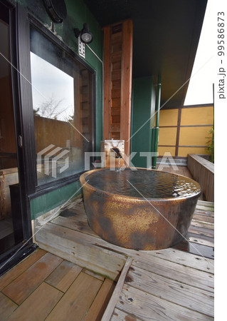 日本　東北　岩手県　一関市　世界遺産の隠れ宿　温泉　旅館　露天風呂　ひのき風呂　果実の森 99586873