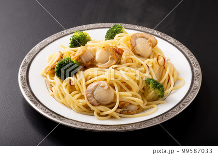 ベビーホタテとブロッコリーのペペロンチーノ 99587033