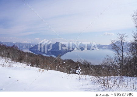 サイロ展望台から見る冬の洞爺湖 サイロ展望台から見る冬の洞爺湖 99587990