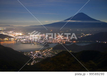 御坂山地から見る富士夜景 御坂山地から見る富士夜景 99589290