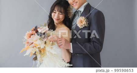 ウェディング　新郎新婦 99598653