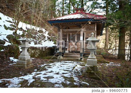 福島県 土湯温泉 薬師こけし堂 福島県 土湯温泉 薬師こけし堂 99600775
