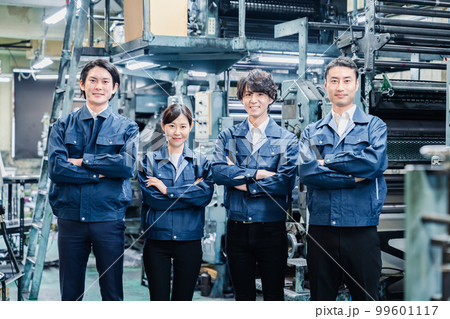 現場で働く人々 現場で働く人々 99601117