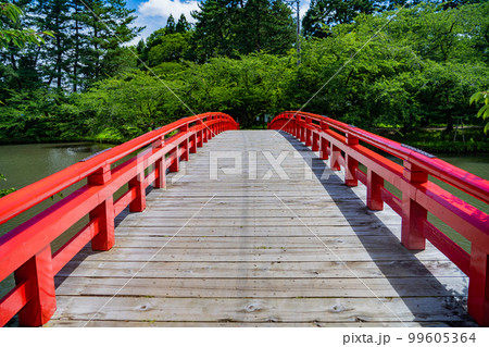 弘前城　弘前公園　春陽橋(青森県弘前市) 99605364