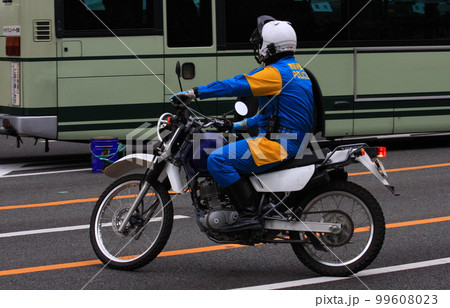 機動力を活かす、京都府警察のオートバイ 機動力を活かす、京都府警察のオートバイ 99608023