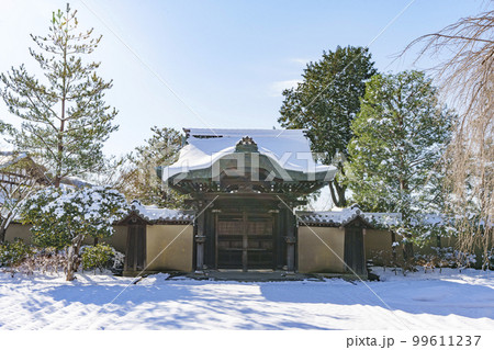 高台寺　勅使門　方丈前庭　残雪の朝 99611237