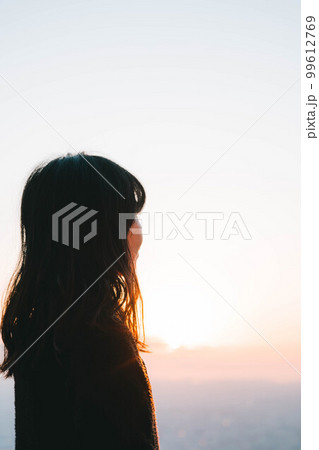 夕方ポートレート2 99612769