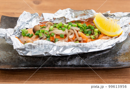 鮭のホイル焼き 99613956