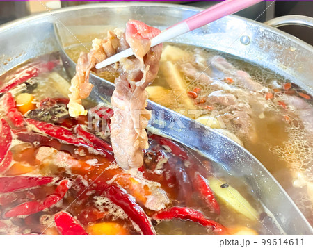 中国名物料理・羊のしゃぶしゃぶ 中国名物料理・羊のしゃぶしゃぶ 99614611