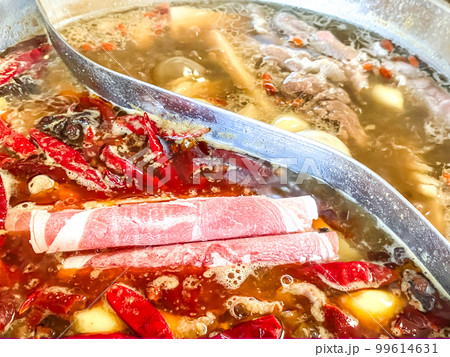 中国名物料理・羊のしゃぶしゃぶ 中国名物料理・羊のしゃぶしゃぶ 99614631