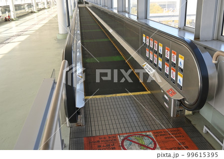歩くエスカレーター　オートウォーク（中部国際空港セントレア） 99615395