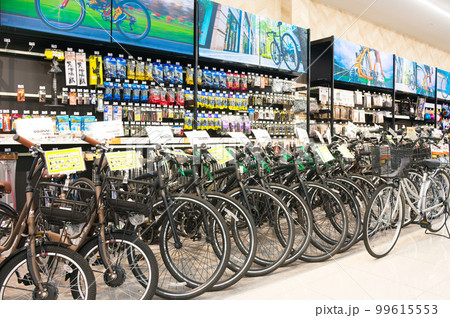 ホームセンター内の自転車売場 99615553