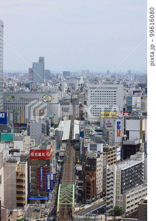 上空からの都会の街並み 99616080