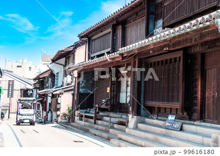 【重要伝統的建造物群保存地区】福山市鞆町伝統的建造物群保存地区の鞆の津の商家と街並み　広島県福山市 99616180