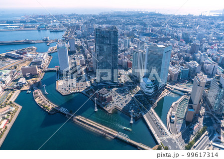 日本の横浜都市景観 横浜の街並みなどを望む 日本の横浜都市景観 横浜の街並みなどを望む 99617314