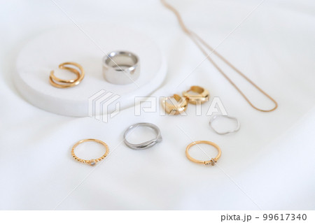 指輪とピアス　アクセサリー 99617340