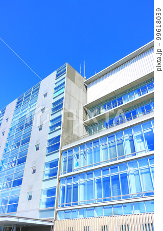 西尾市、西尾市役所の風景 西尾市、西尾市役所の風景 99618039