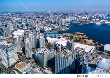 日本の横浜都市景観　横浜の街並みなどを望む 99618700