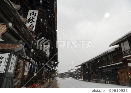 真冬の宿場町(奈良井宿 長野県 塩尻市) 真冬の宿場町(奈良井宿 長野県 塩尻市) 99619928