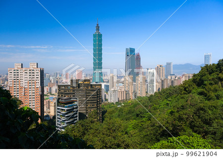 台湾 台北市 象山、展望台(摂手平台)から見る台北の街並み 台湾 台北市 象山、展望台(摂手平台)から見る台北の街並み 99621904