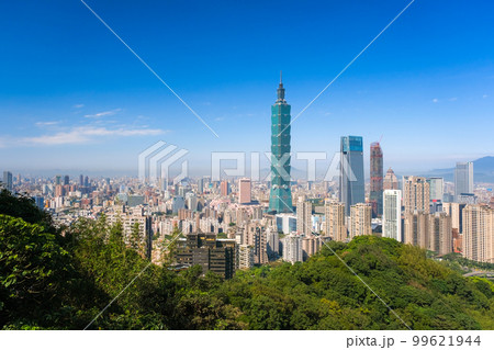 台湾 台北市 象山、展望台（摂影平台）から見る台北の街並み 99621944