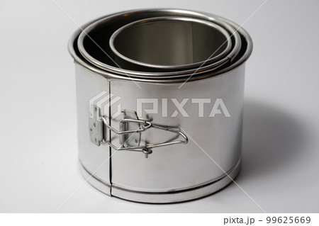 metal round forms for baking Easter for Easter...の写真素材 [99625669] - PIXTA