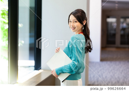 ビジネスウーマン　撮影協力「LINK FOREST」 99626664