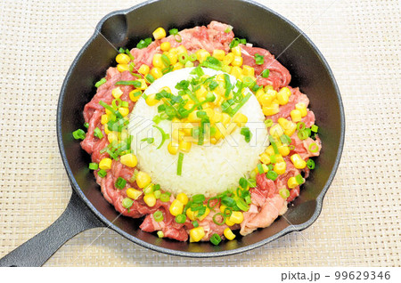 スキレットのビーフライス 99629346