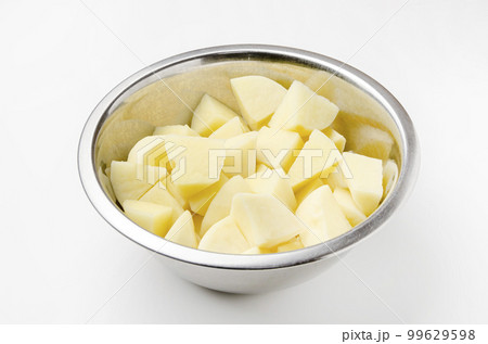 ジャガイモの乱切り 99629598