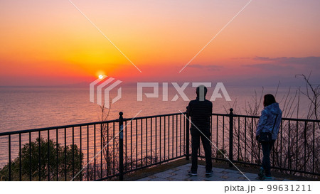西伊豆・出逢い岬の夕景 99631211