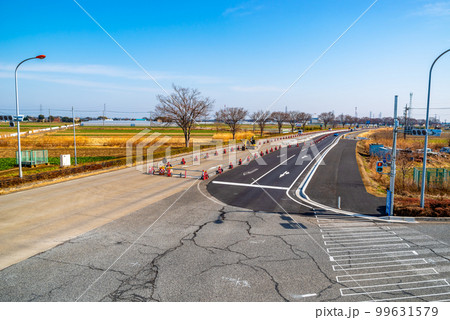 幹線道路の車線を増やす工事 国道17号上武道路上り方向の俯瞰 2023.02 a-2 高彩度 幹線道路の車線を増やす工事 国道17号上武道路上り方向の俯瞰 2023.02 a-2 高彩度 99631579