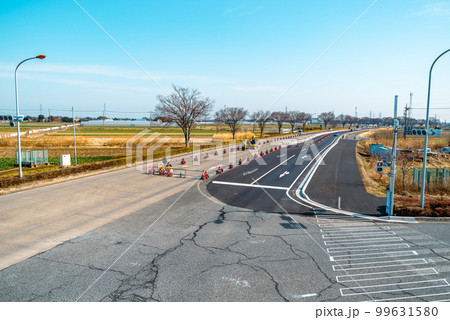 幹線道路の車線を増やす工事 国道17号上武道路上り方向の俯瞰 2023.02 a-3 ライトトーン 幹線道路の車線を増やす工事 国道17号上武道路上り方向の俯瞰 2023.02 a-3 ライトトーン 99631580