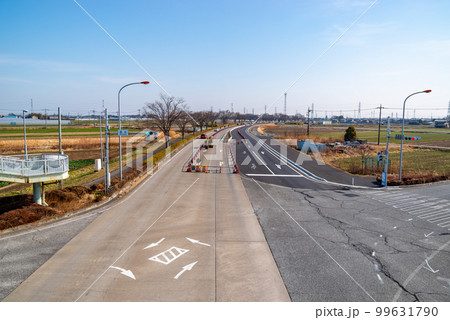 幹線道路の車線を増やす工事 国道17号上武道路上り方向俯瞰 2023.02 c-1 幹線道路の車線を増やす工事 国道17号上武道路上り方向俯瞰 2023.02 c-1 99631790