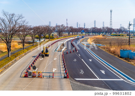 幹線道路の車線を増やす工事 国道17号上武道路上り方向俯瞰 2023.02 e-2 高彩度 幹線道路の車線を増やす工事 国道17号上武道路上り方向俯瞰 2023.02 e-2 高彩度 99631802