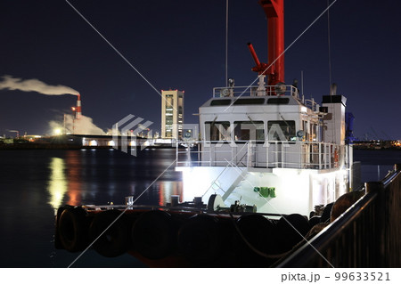 富双緑地　夜景　白い船がカッコイイ 99633521